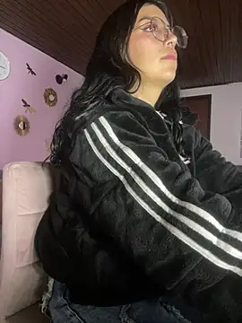 Snapshot of GabyLopez_Pink chatting on 10, 7, 2026 GabyLopez Pink online show from 10, 7, 2026