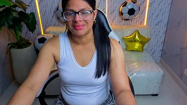 Snapshot of sarah_bay_tx chatting on 19, 6, 2026 sarah bay tx online show from 19, 6, 2026