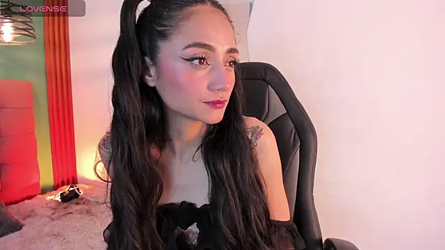 Snapshot of raven__smith chatting on 19, 6, 2026 raven smith online show from 19, 6, 2026
