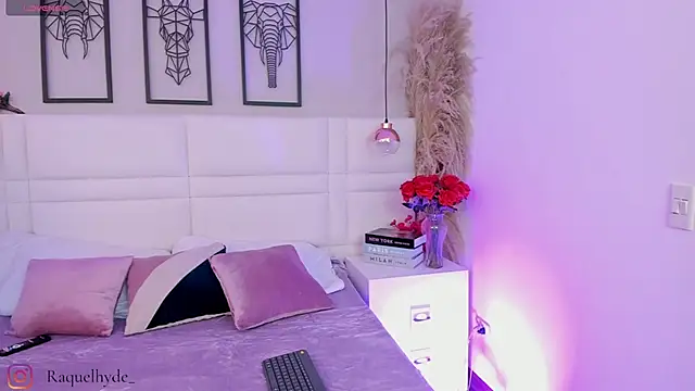 Snapshot of Chloe__fox_ chatting on 9, 7, 2026 Chloe fox online show from 9, 7, 2026