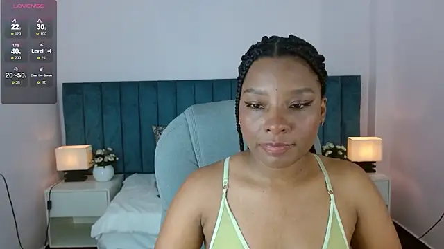 Snapshot of Val_naughty chatting on 17, 6, 2026 Val naughty online show from 17, 6, 2026