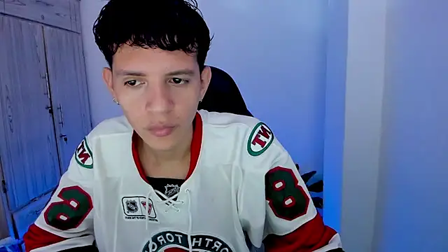 tylerrnova online show from 18, 7, 2026