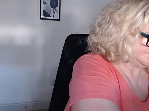 NoraMelow online show from 11, 7, 2026