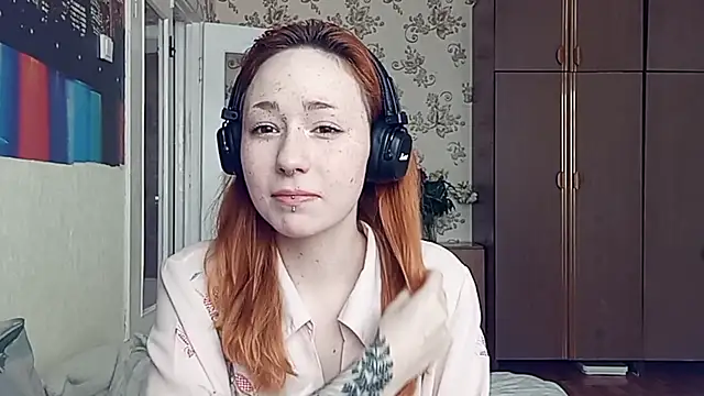 YaniraHeneisen online show from 17, 6, 2026