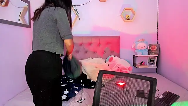 Saki Akanne online show from 4, 8, 2026