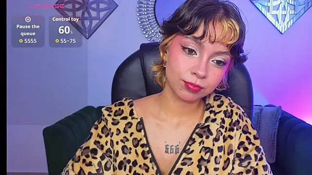Honeyy Taylor online show from 14, 7, 2026