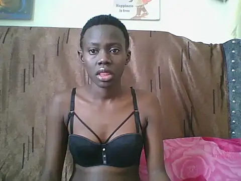 Snapshot of Tish_Leylah chatting on 19, 7, 2026 Tish Leylah online show from 19, 7, 2026