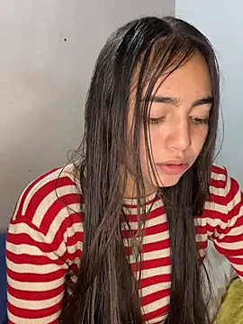 Julia valentina online show from 5, 7, 2026
