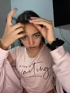 Julia valentina online show from 30, 6, 2026