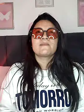samm curvy online show from 18, 7, 2026