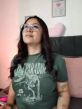 samm curvy online show from 19, 7, 2026