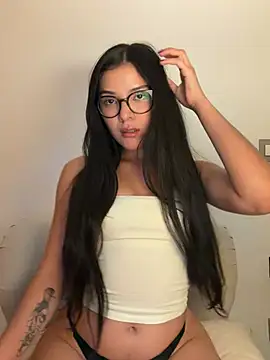 Ivyglow online show from 25, 6, 2026