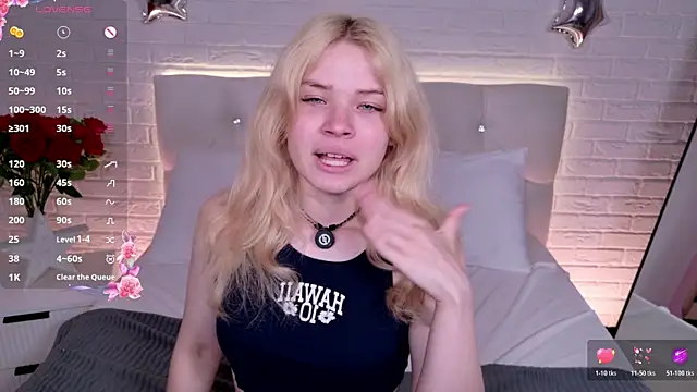 ChloeWells online show from 24, 7, 2026