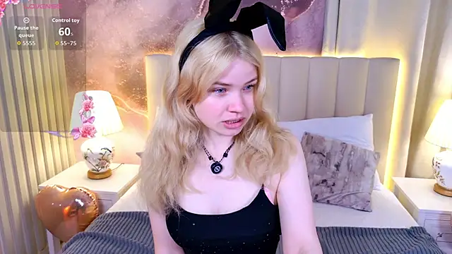 ChloeWells online show from 11, 7, 2026