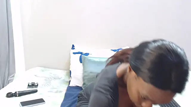 Tinnypussie online show from 2, 7, 2026