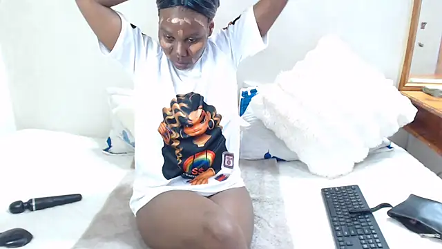 Tinnypussie online show from 7, 8, 2026