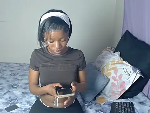Snapshot of baby_beaxx chatting on 7, 7, 2026 baby beaxx online show from 7, 7, 2026