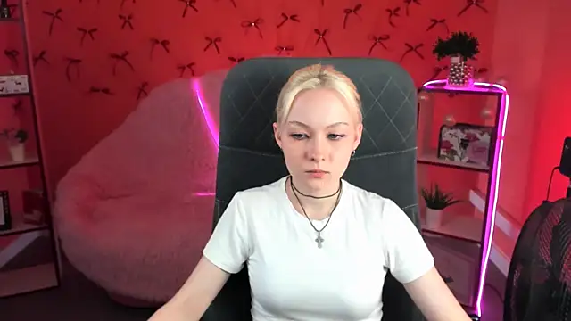 OliviaVale online show from 22, 6, 2026