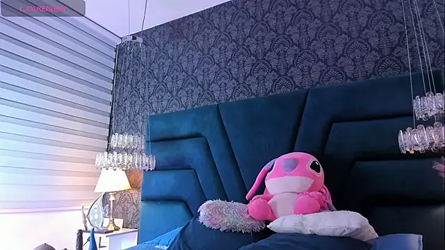 Snapshot of SteisyRoss chatting on 6, 8, 2026 SteisyRoss online show from 6, 8, 2026