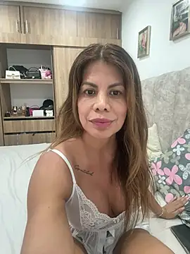 Snapshot of Valen_Milf4u chatting on 26, 7, 2026 Valen Milf4u online show from 26, 7, 2026