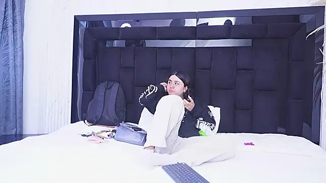 Snapshot of GabbyAndDominic chatting on 21, 7, 2026 GabbyAndDominic online show from 21, 7, 2026