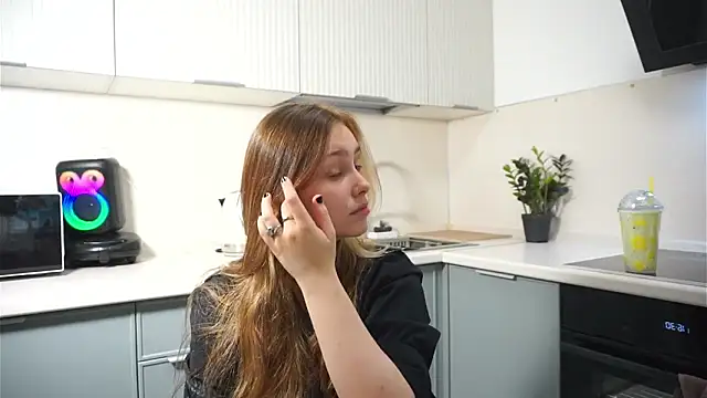 RikkiSmollee online show from 27, 7, 2026