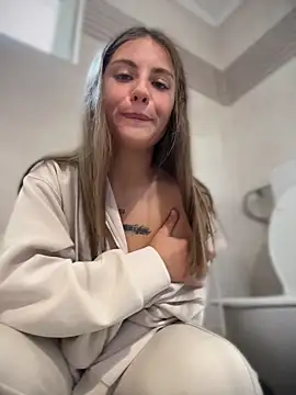 Snapshot of -Kylie chatting on 5, 7, 2026 -Kylie online show from 5, 7, 2026