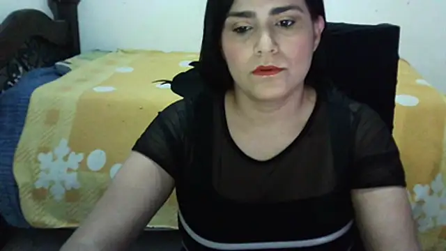 Snapshot of CarolinaMoretti chatting on 4, 8, 2026 CarolinaMoretti online show from 4, 8, 2026