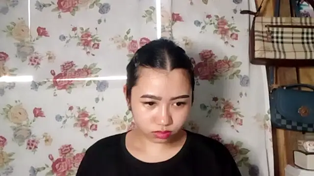 LeahKomarek online show from 21, 6, 2026