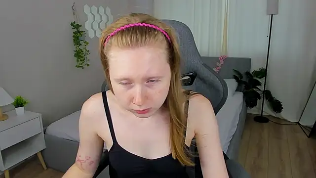 Snapshot of LiliTiny chatting on 1, 8, 2026 LiliTiny online show from 1, 8, 2026