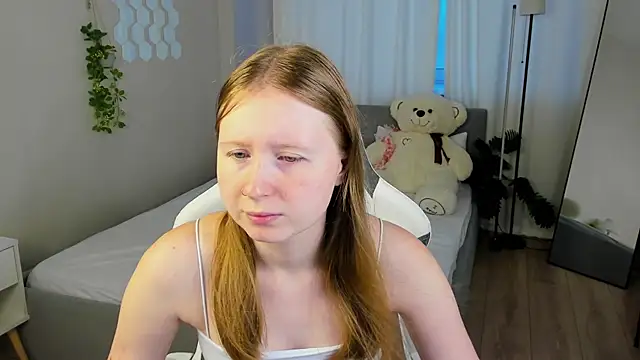 Snapshot of LiliTiny chatting on 6, 8, 2026 LiliTiny online show from 6, 8, 2026