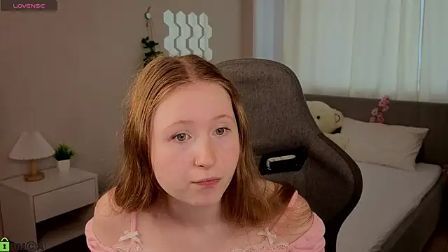 Snapshot of LiliTiny chatting on 18, 7, 2026 LiliTiny online show from 18, 7, 2026