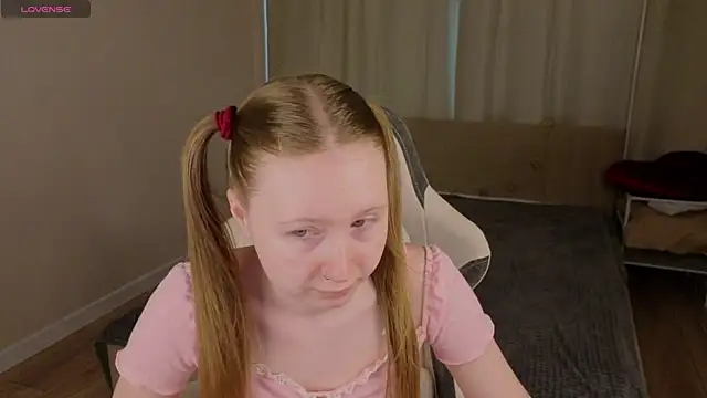 Snapshot of LiliTiny chatting on 11, 7, 2026 LiliTiny online show from 11, 7, 2026
