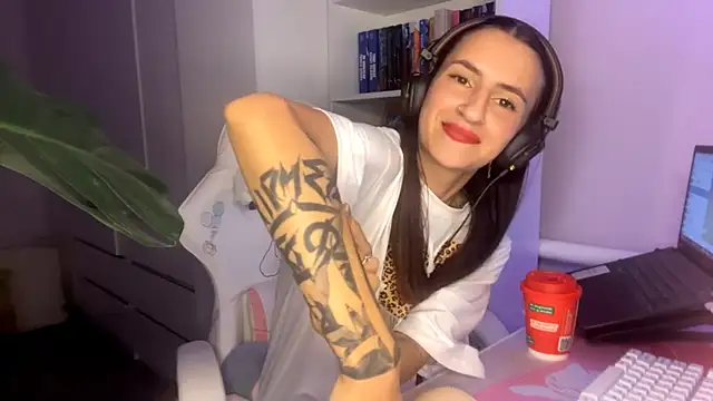Monica Cutersseys online show from 19, 6, 2026