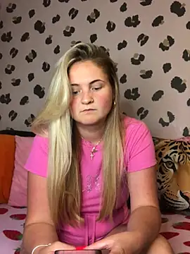 Snapshot of Juicy_BabeXo chatting on 28, 6, 2026 Juicy BabeXo online show from 28, 6, 2026