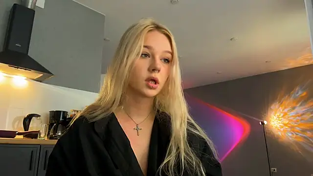 Snapshot of MichelleMargiela chatting on 7, 8, 2026 MichelleMargiela online show from 7, 8, 2026