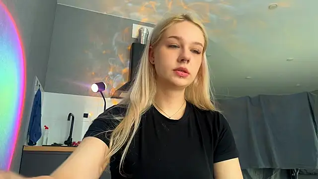 Snapshot of MichelleMargiela chatting on 6, 8, 2026 MichelleMargiela online show from 6, 8, 2026