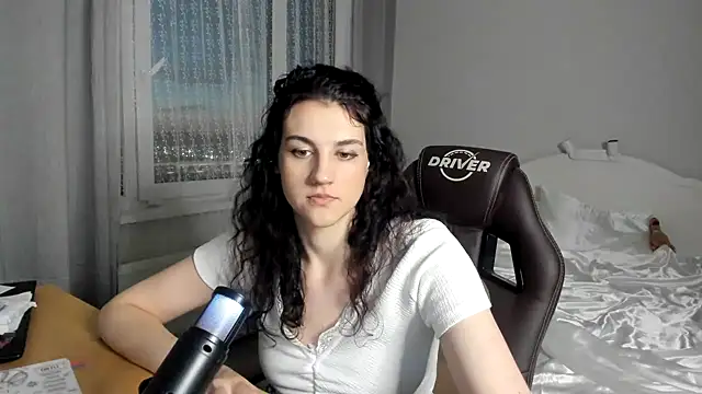 Snapshot of Avelinatt chatting on 16, 7, 2026 Avelinatt online show from 16, 7, 2026