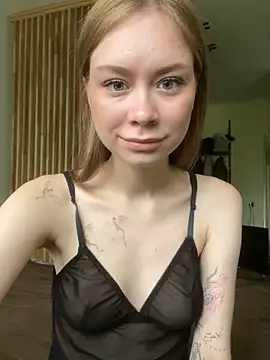 Snapshot of KarolinaMyles chatting on 21, 6, 2026 KarolinaMyles online show from 21, 6, 2026