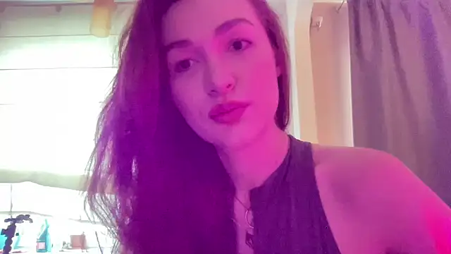 Snapshot of Nolenne chatting on 4, 7, 2026 Nolenne online show from 4, 7, 2026