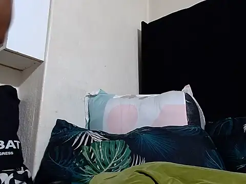 creamyslender23 online show from 21, 7, 2026
