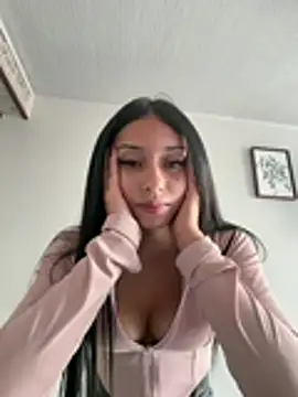 Snapshot of LilacNoir chatting on 9, 7, 2026 LilacNoir online show from 9, 7, 2026