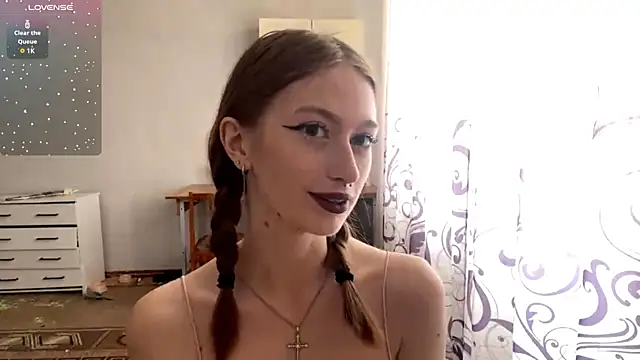 NicoleLouis online show from 22, 6, 2026