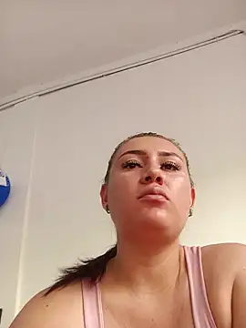 Snapshot of Emily_RoseM chatting on 6, 7, 2026 Emily RoseM online show from 6, 7, 2026