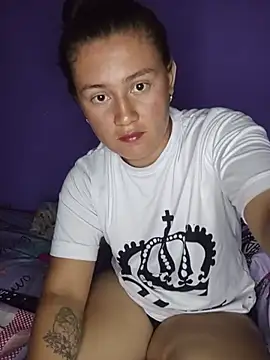 Snapshot of Emily_RoseM chatting on 25, 6, 2026 Emily RoseM online show from 25, 6, 2026