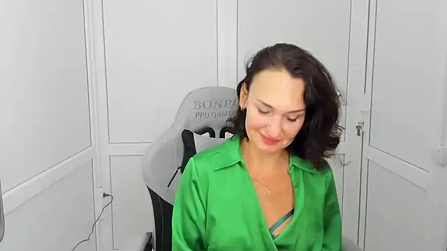 Snapshot of OliviaKateee chatting on 5, 8, 2026 OliviaKateee online show from 5, 8, 2026