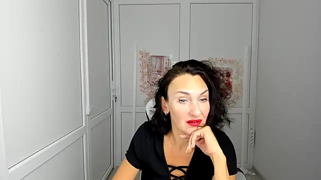 Snapshot of OliviaKateee chatting on 3, 7, 2026 OliviaKateee online show from 3, 7, 2026