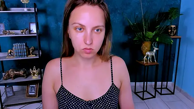 Snapshot of ErinWise chatting on 4, 7, 2026 ErinWise online show from 4, 7, 2026