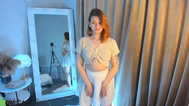 Velvet-Flame online show from 5, 8, 2026