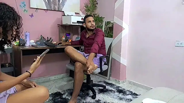 Pineappleflipped online show from 11, 7, 2026
